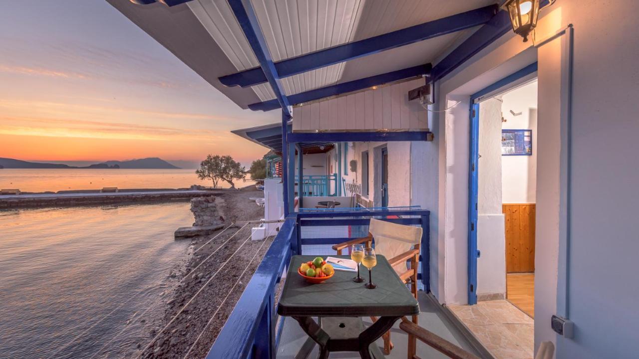 Blue Traditional Boathouse In Klima Klima  Exterior photo